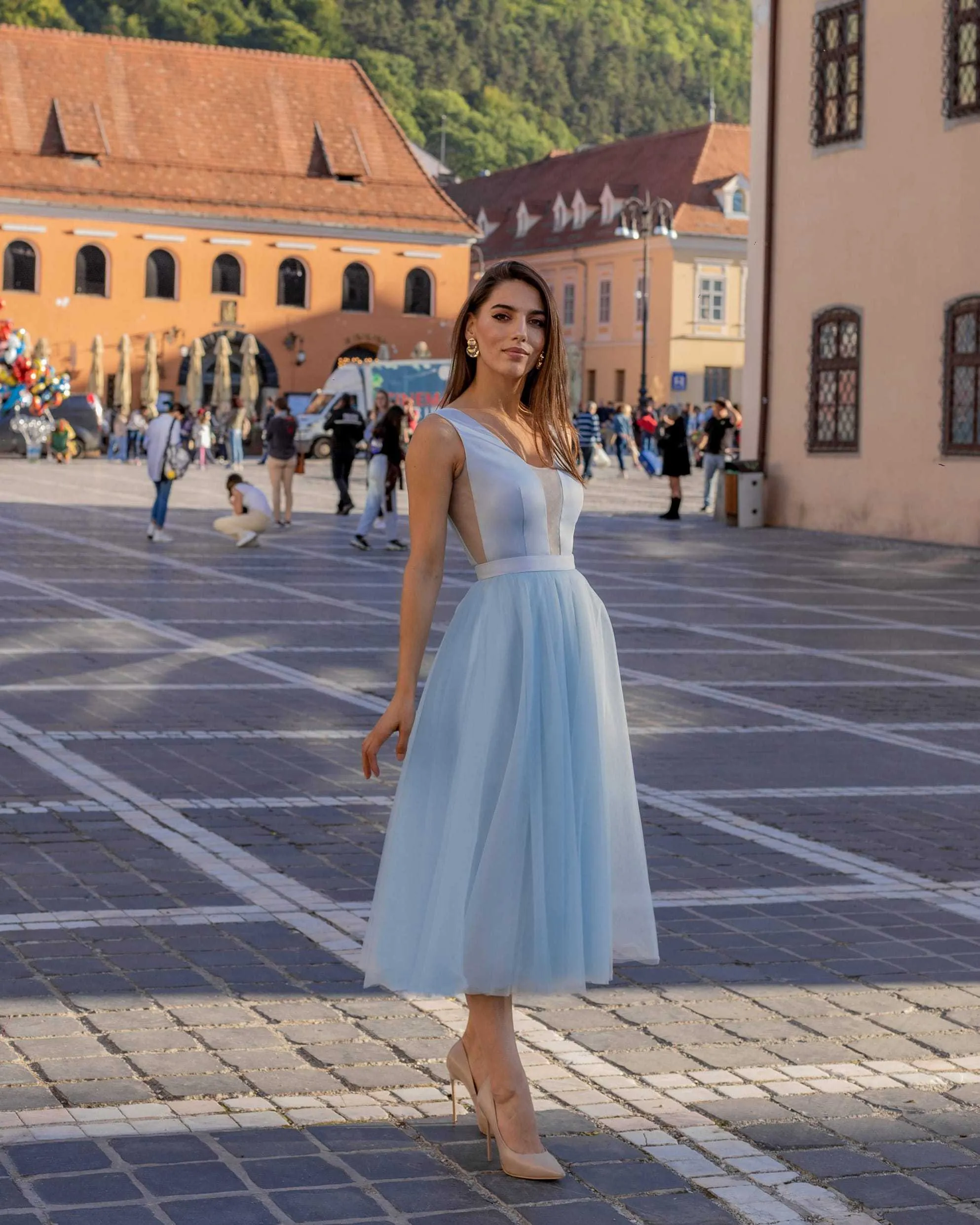Rochie de ocazie midi cu decolteu si snur