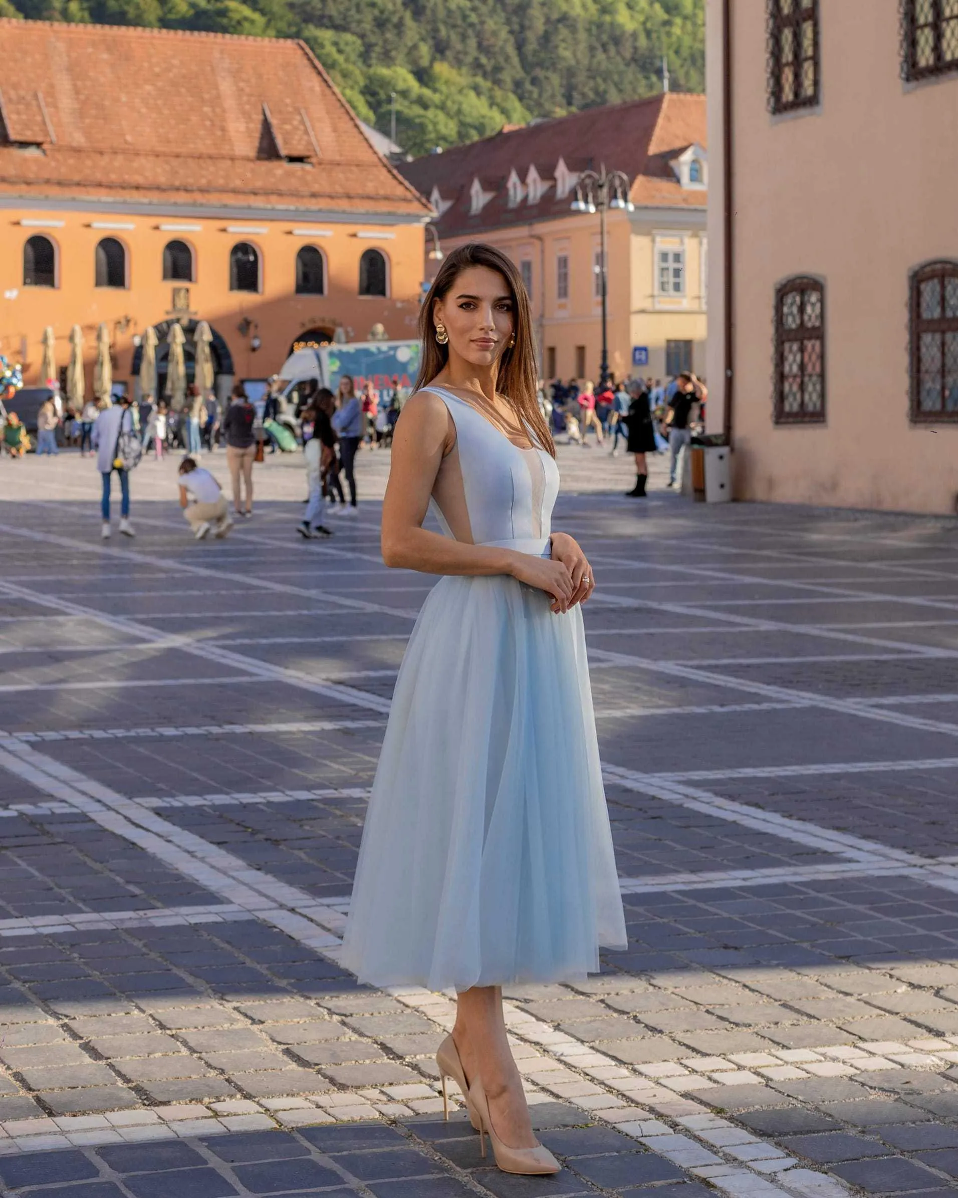 Rochie de ocazie midi cu decolteu si snur