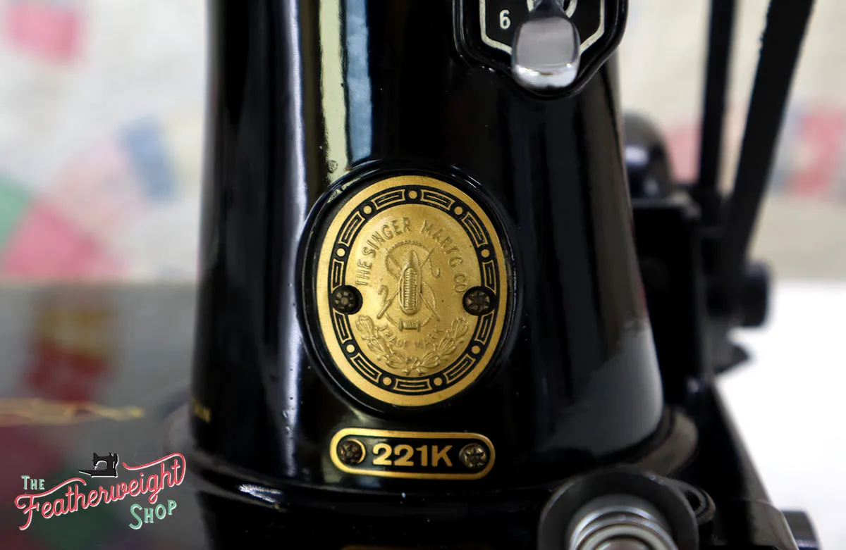 Singer Featherweight 221K Sewing Machine EL539***