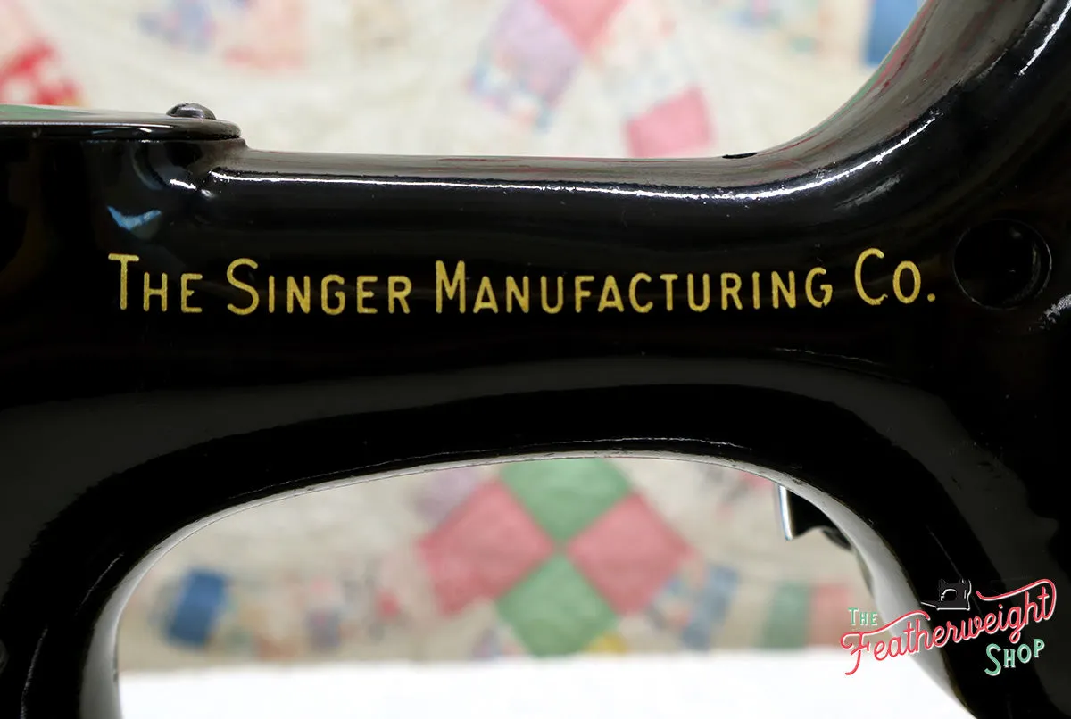 Singer Featherweight 221K Sewing Machine EL539***