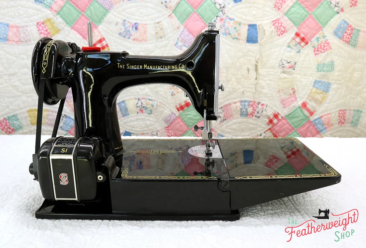 Singer Featherweight 221K Sewing Machine EL539***