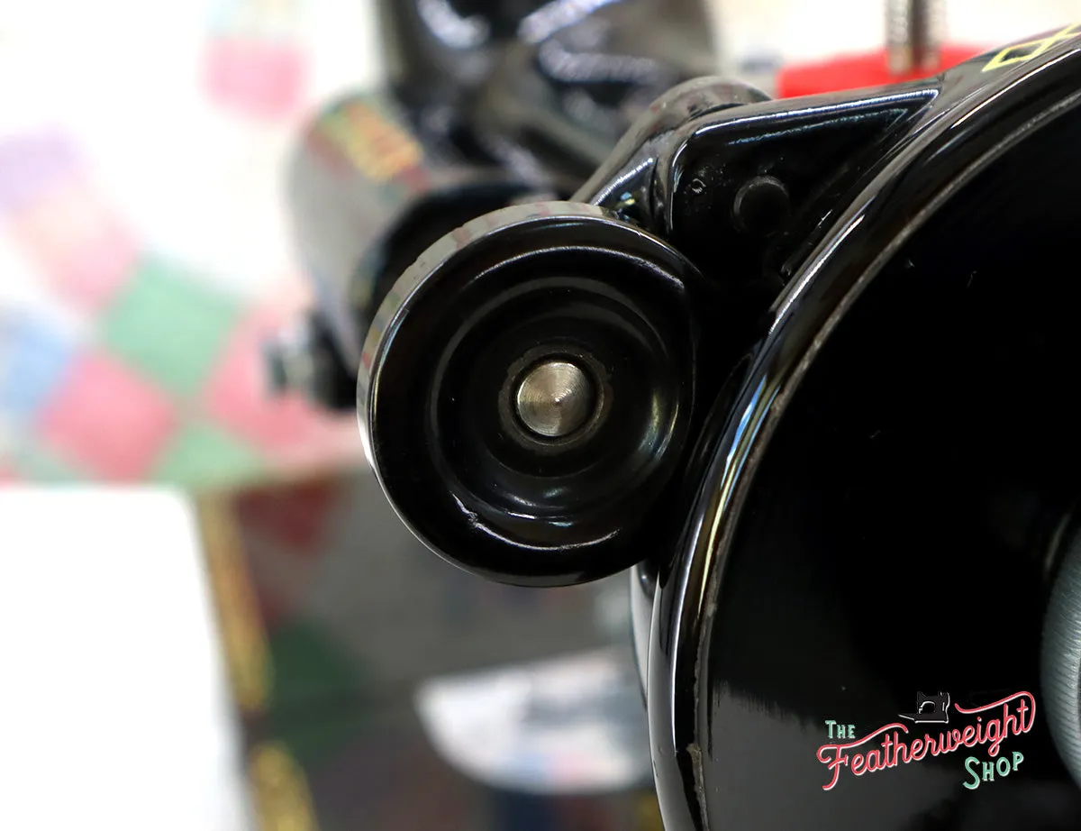 Singer Featherweight 221K Sewing Machine EL539***