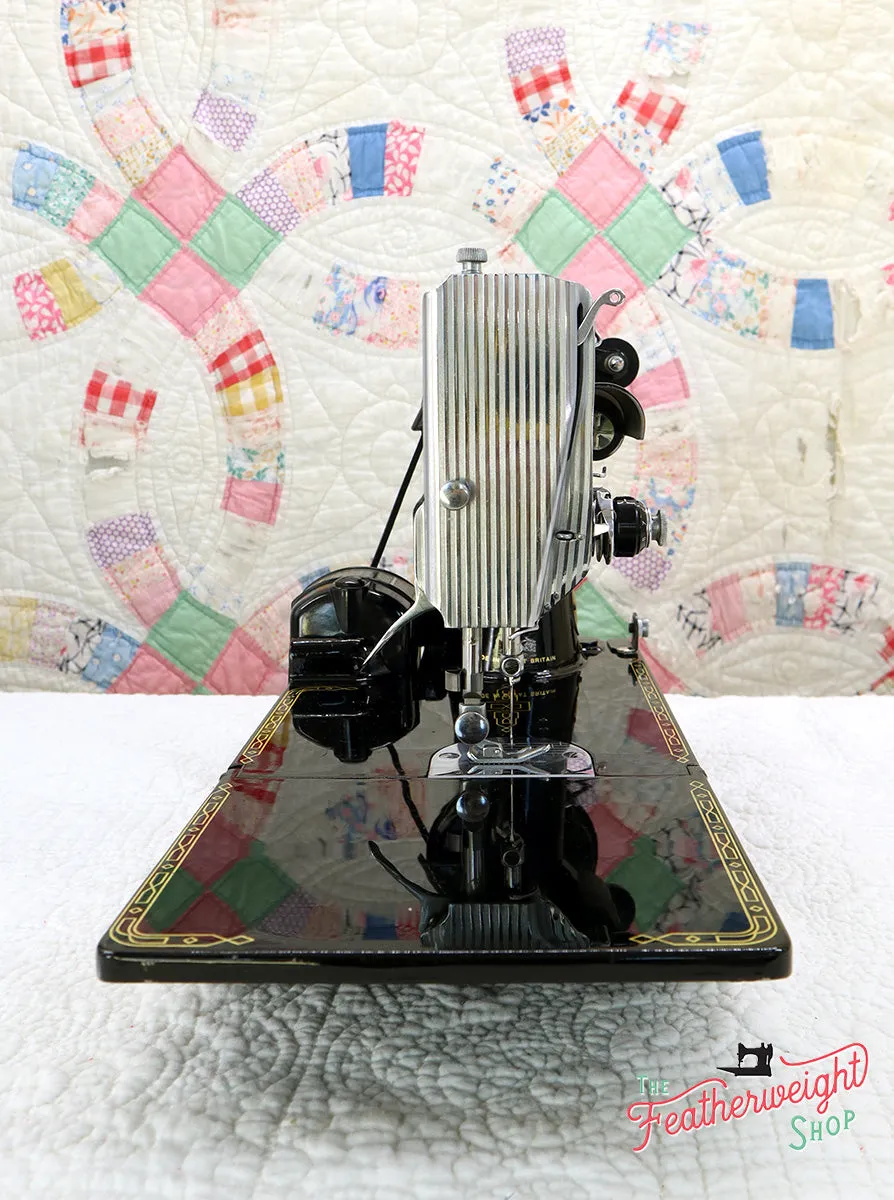 Singer Featherweight 221K Sewing Machine EL539***
