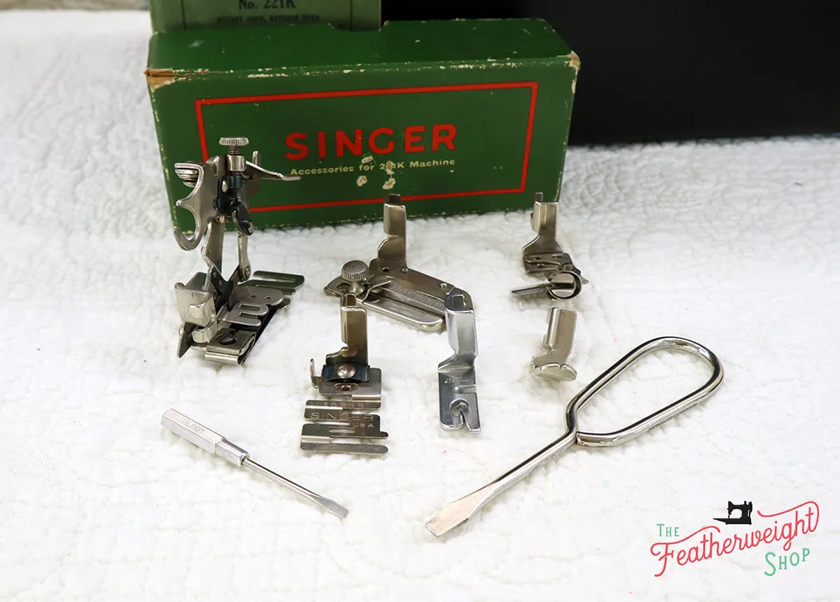 Singer Featherweight 221K Sewing Machine EL539***