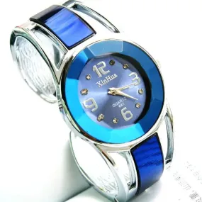 Stylish Ladies Bracelet Watch with Quartz Movement & Trendy Colors
