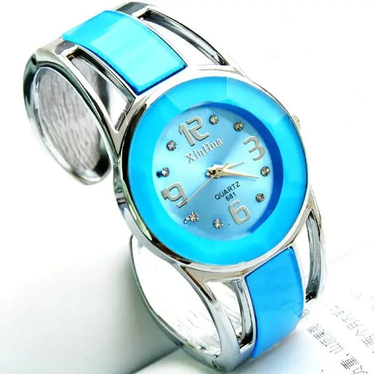 Stylish Ladies Bracelet Watch with Quartz Movement & Trendy Colors